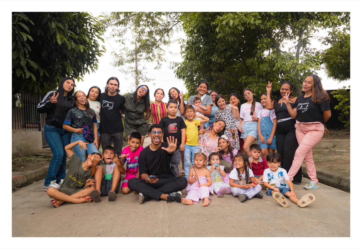 Encuentro comunitario al aire libre en Arauca